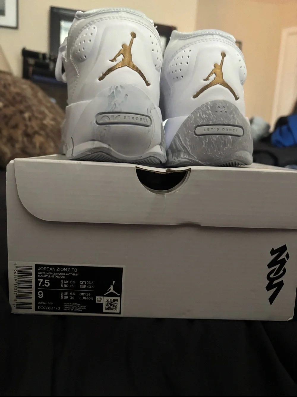 Jordan Zion 2 Basketball Sneakers